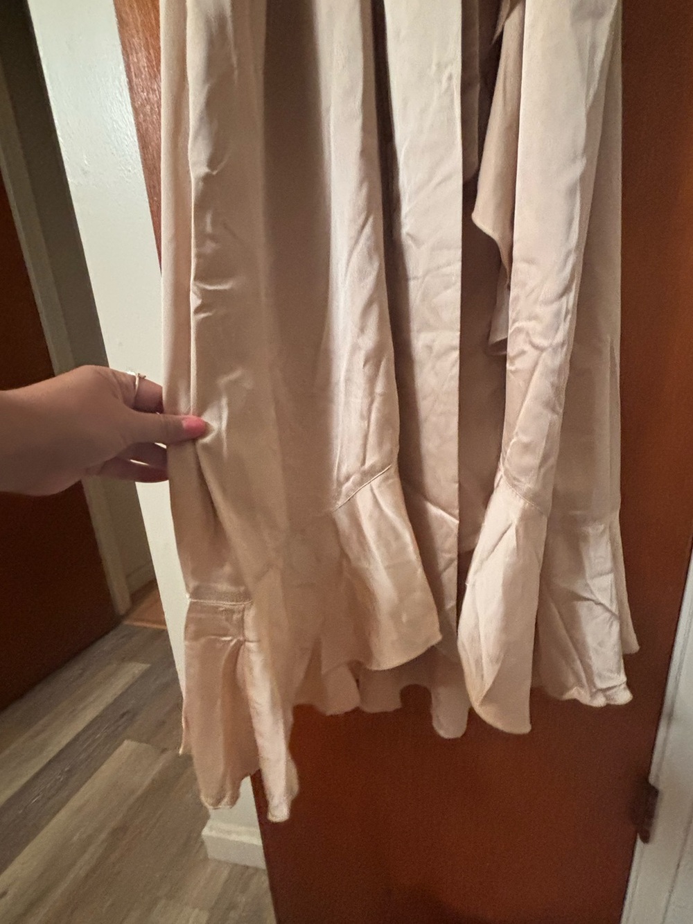 ๐ฃ LAST CALL! ๐ Show Me Your Mumu | Samantha Ruffle Dress in Champagne ๐ฅ - Large - Picture 11 of 16